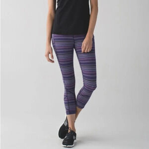 Lululemon sz 6 Pace Rival Crop
Space Dye Twist Ultra Violet Multi / Naval Blue